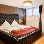 Skylodges Mit 9 Ferienhaus