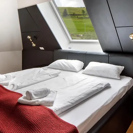 Skylodges Mit 9 Hébergement de vacances